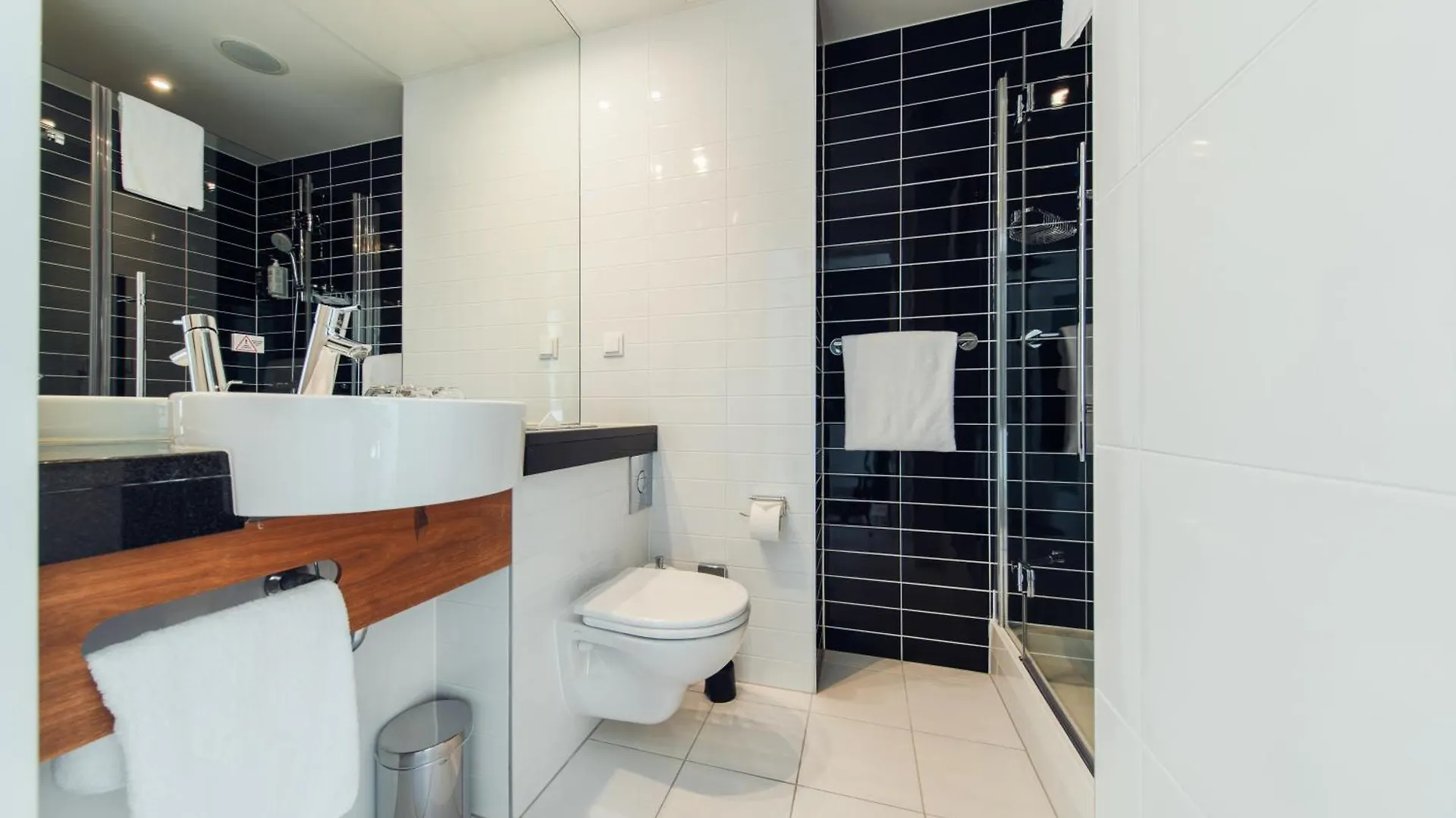 Отель Ibis Styles Warszawa Airport  Варшава